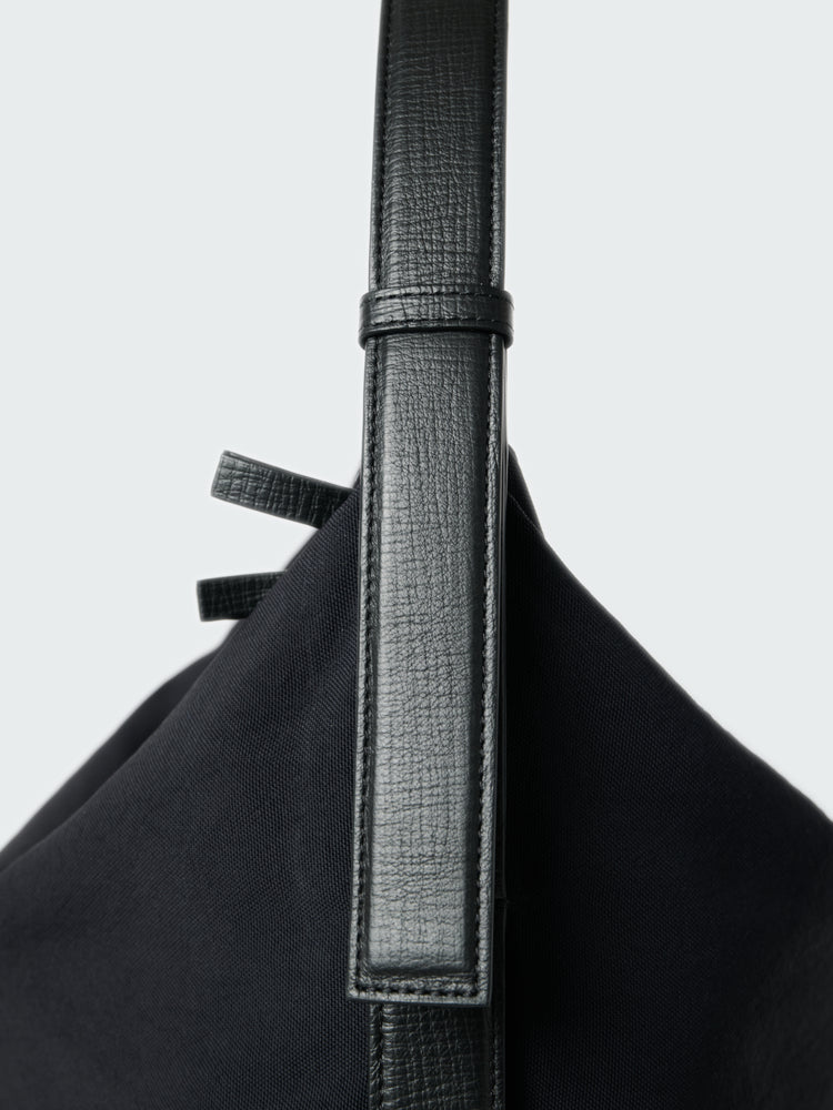 AIRPORT BAG LARGE IN BLACK