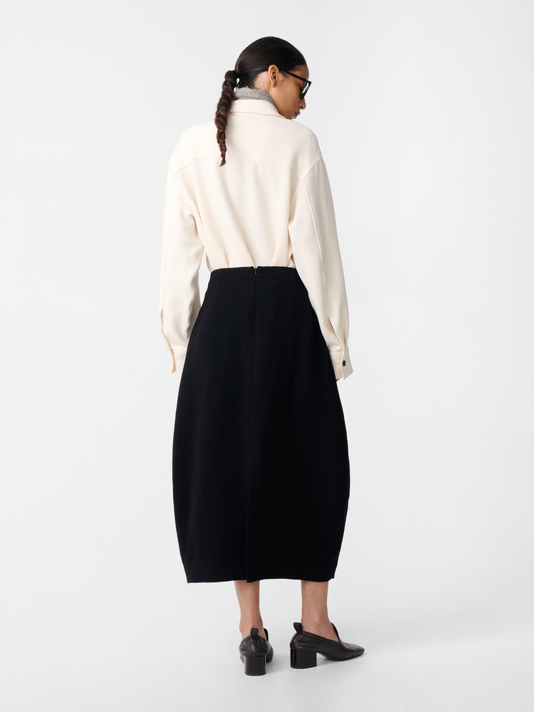 ARU SKIRT IN BLACK
