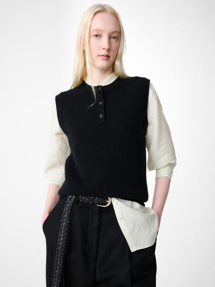 AUREL KNIT VEST IN BLACK