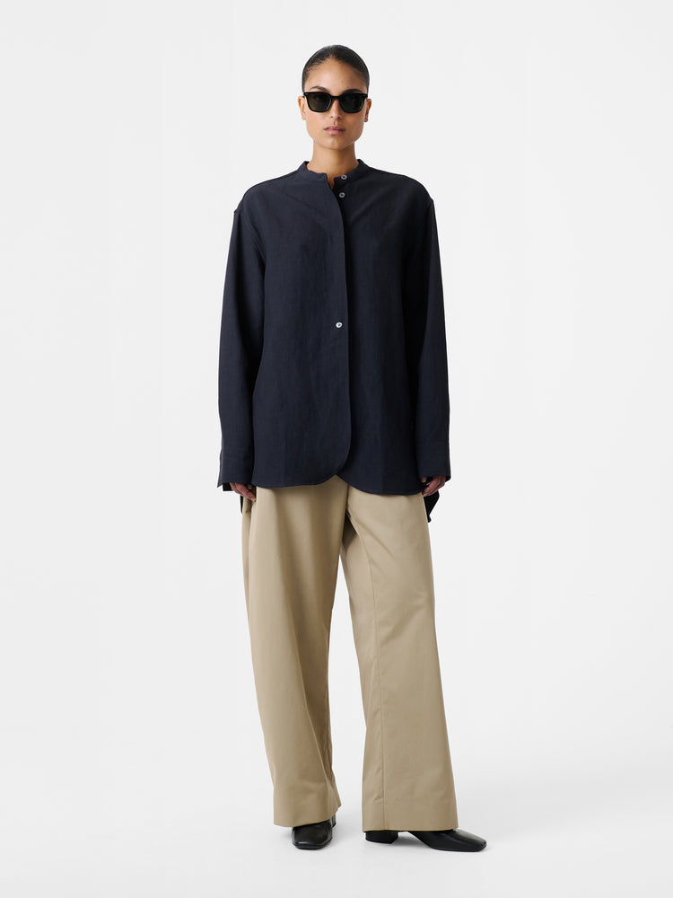 BEAM SHIRT IN DARKEST NAVY