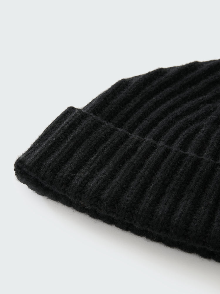 SN X AARON LEVINE BERWICK BEANIE IN BLACK