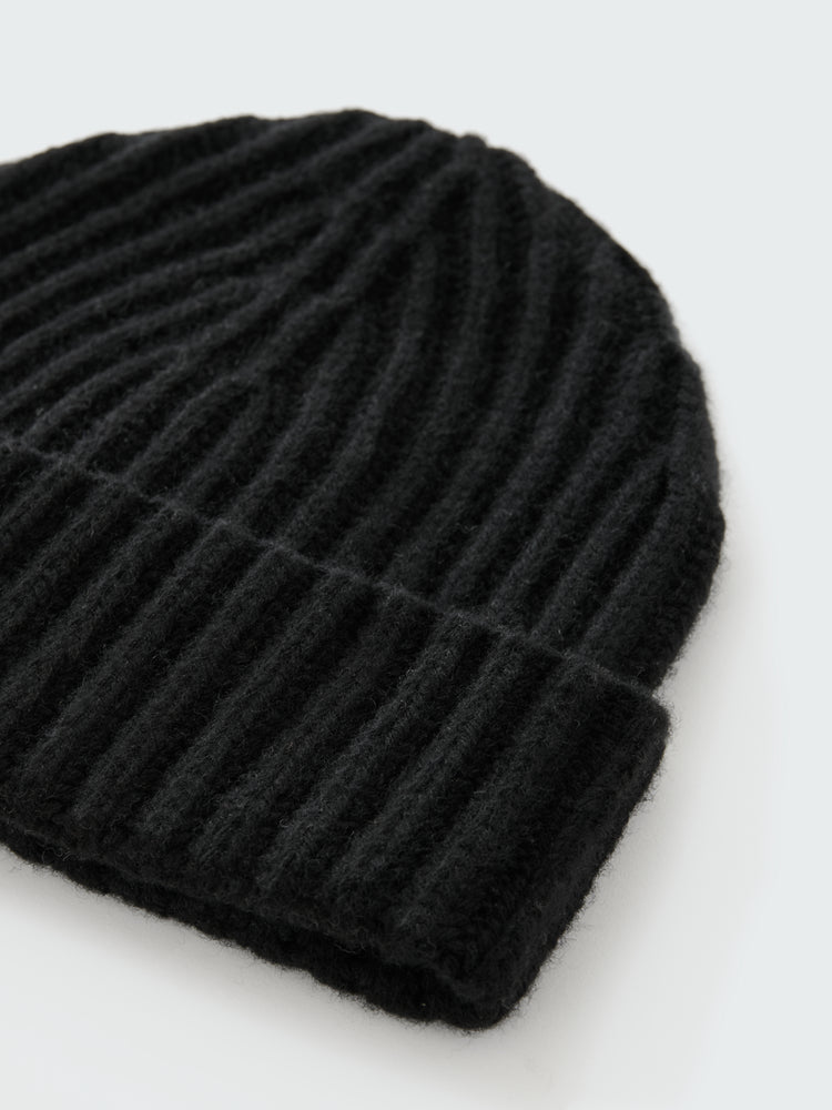 SN X AARON LEVINE BERWICK BEANIE IN BLACK