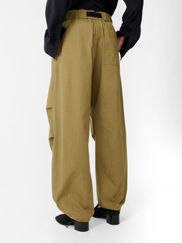 CARO PANT IN MILITARY GREEN
