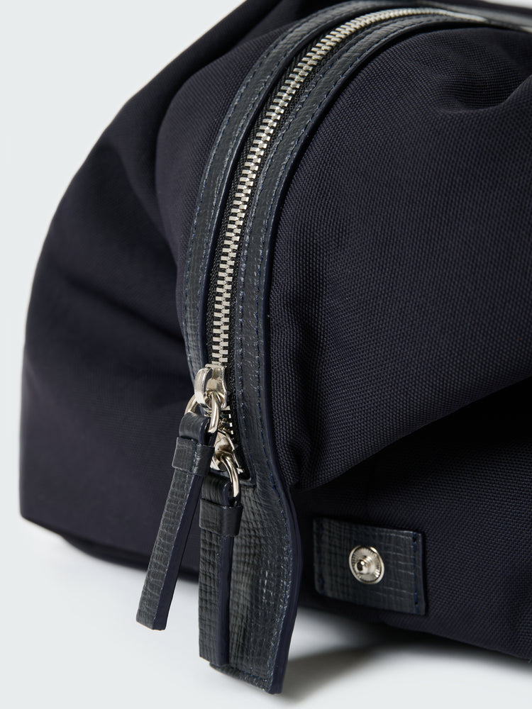 CLUB TOTE BAG IN DARKEST NAVY