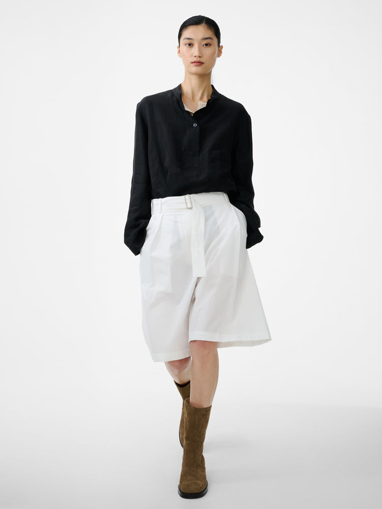 CREON SHORT IN WHITE