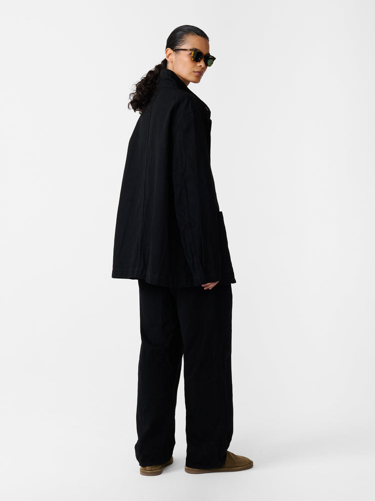 DISTRICT CRINKLE DENIM JACKET IN BLACK