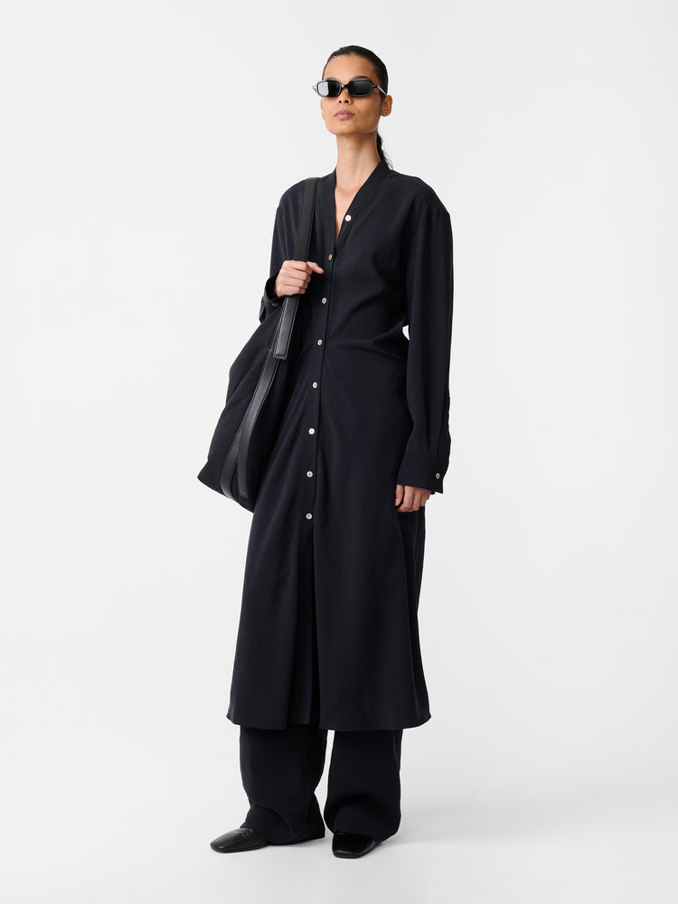 FIORE DRESS IN DARKEST NAVY