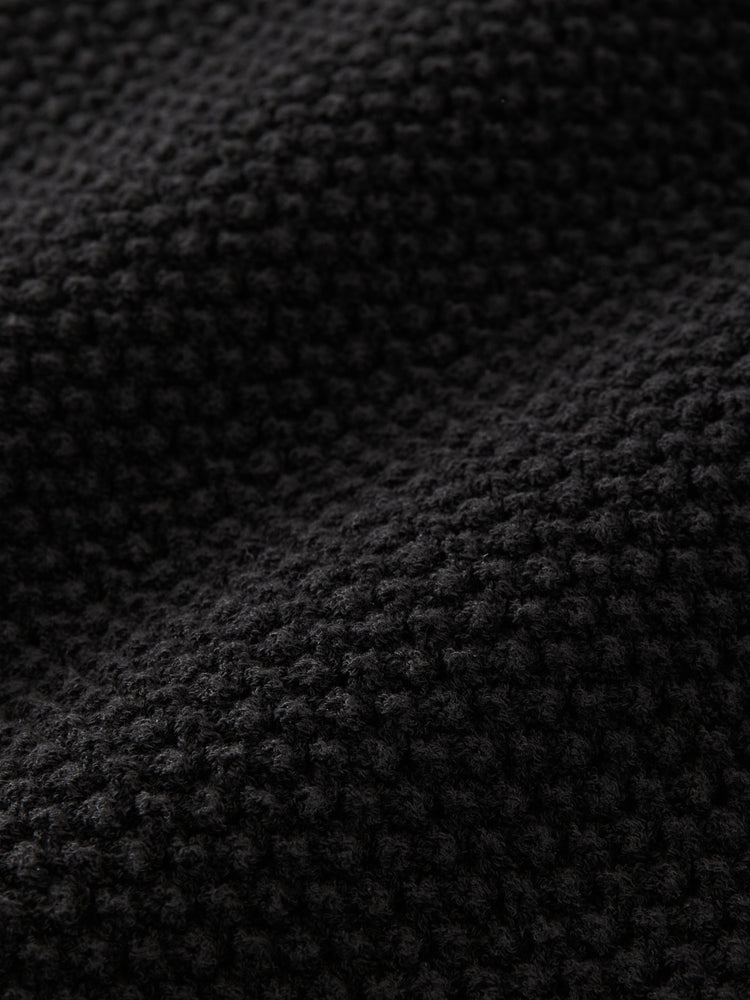 FRAY KNIT IN BLACK