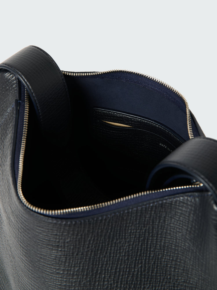 HOBO TYPE 1 LEATER BAG IN DARKEST NAVY
