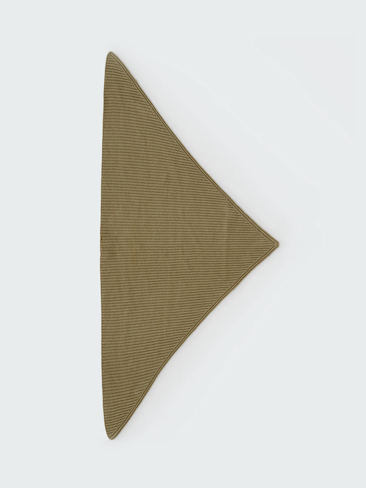 ISOS KNIT SCARF IN MILITARY GREEN