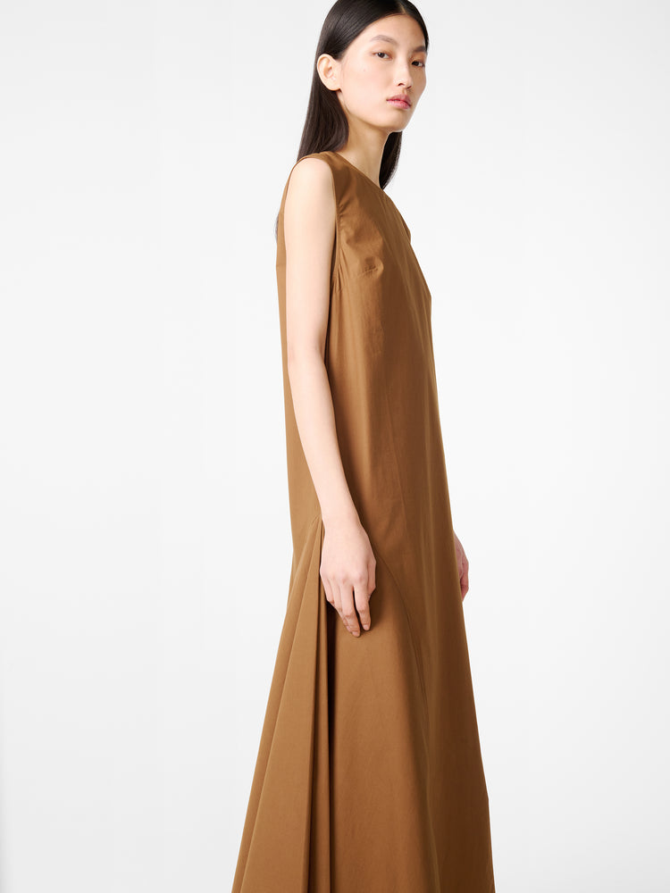 KNEP DRESS IN ALMOND