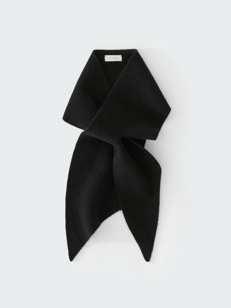NOACK SCARF IN BLACK