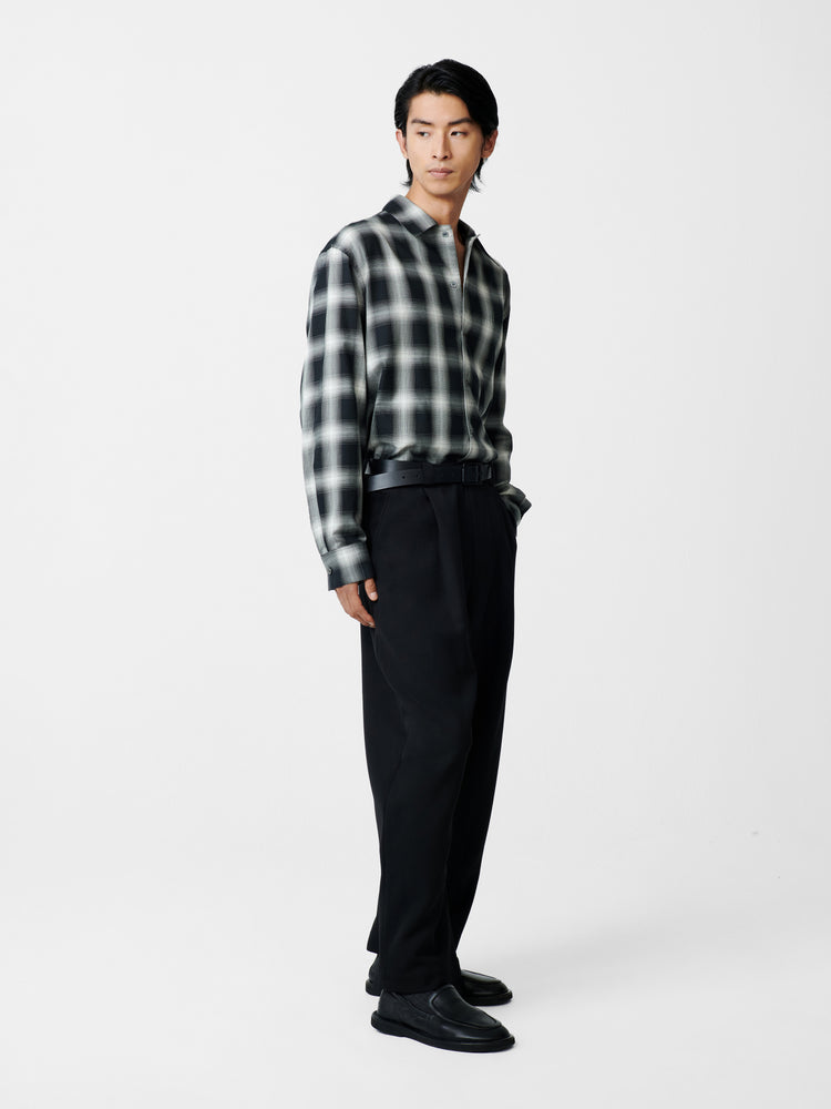 TUCK PANT IN BLACK