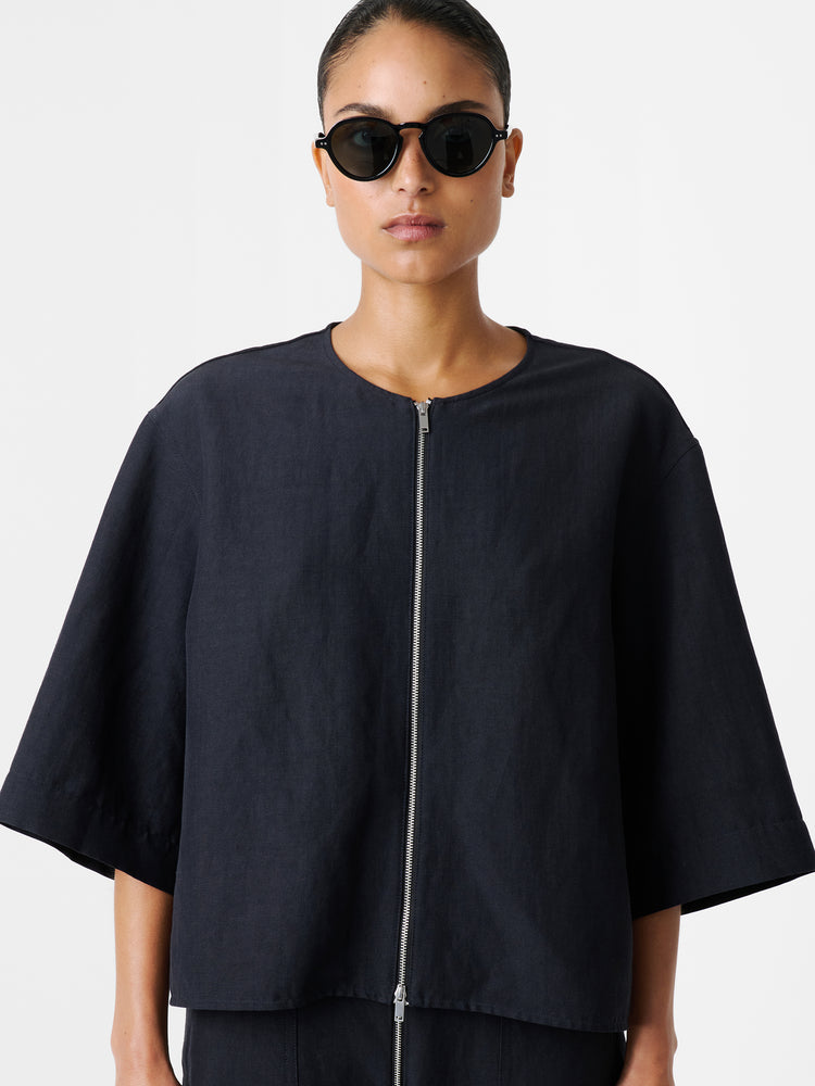 TUTTLE SHIRT IN DARKEST NAVY