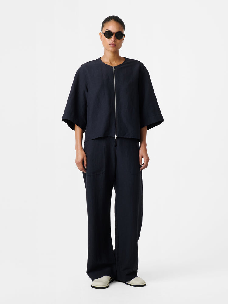 TUTTLE SHIRT IN DARKEST NAVY