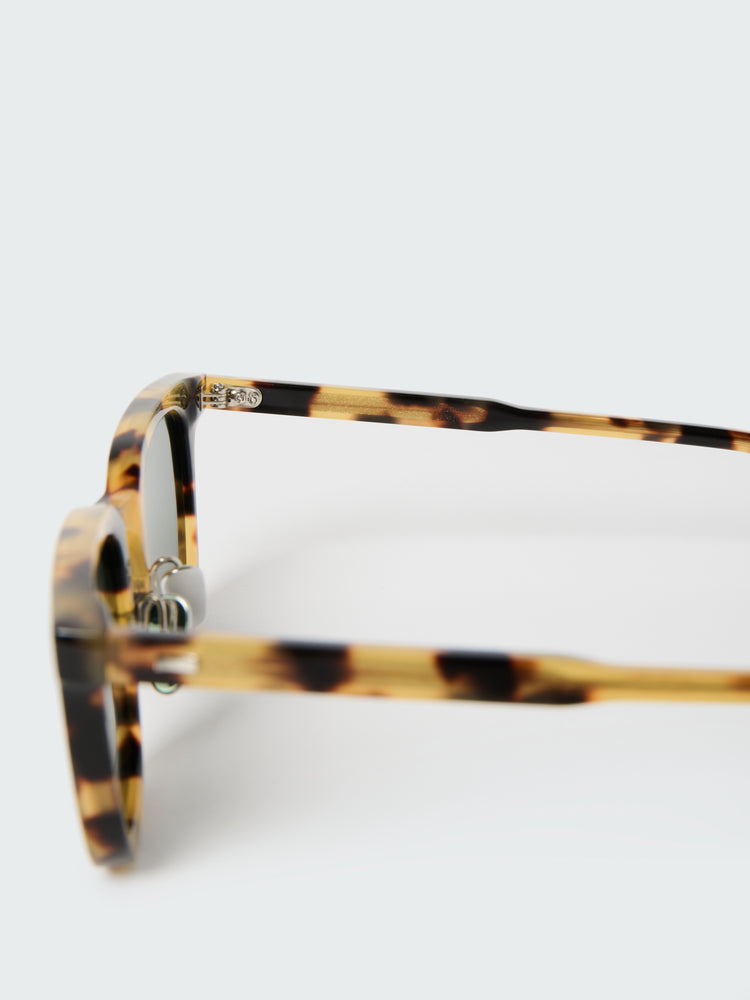 TYPE 1 SUNGLASSES IN TORTOISE SHELL