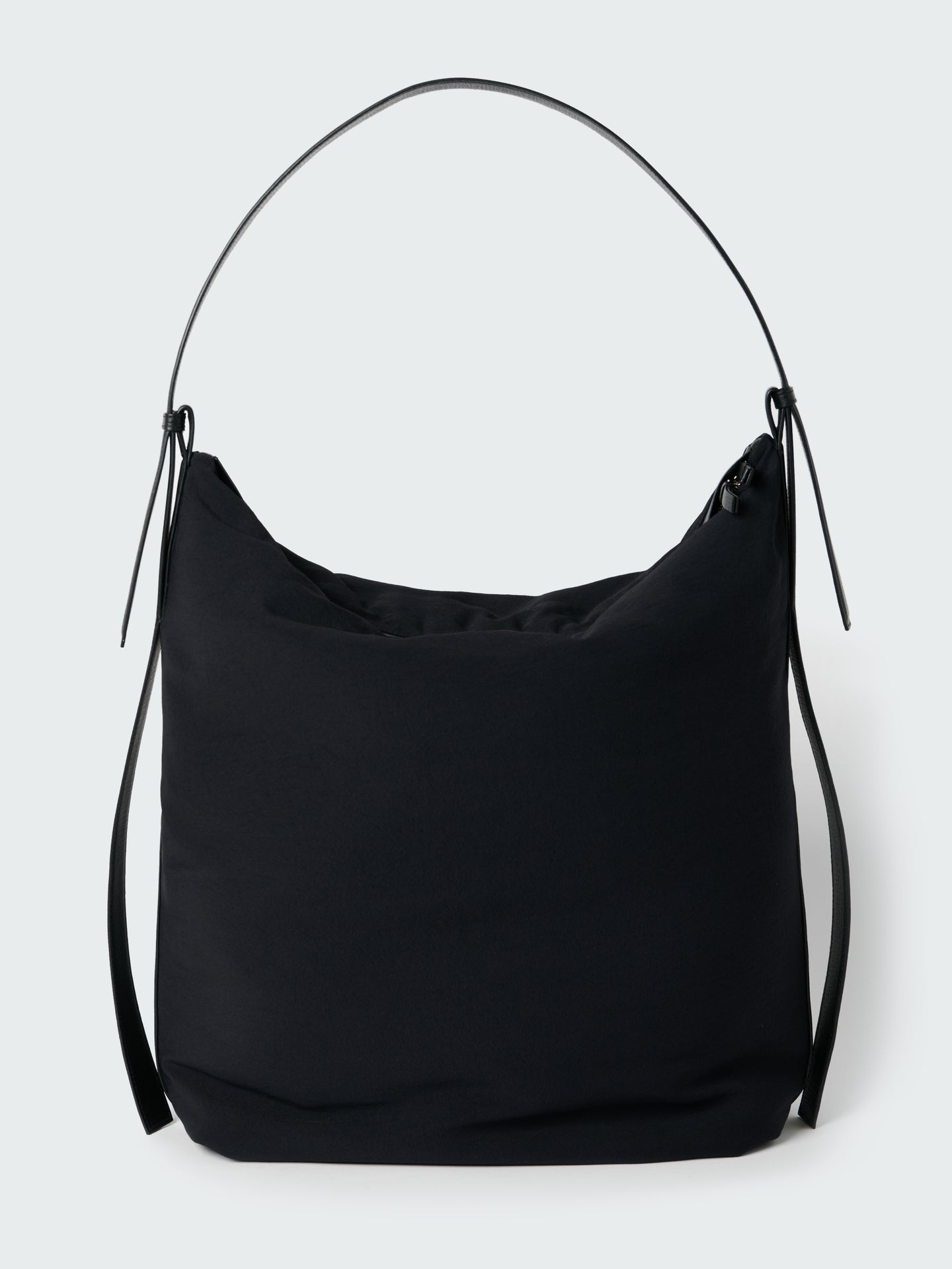 AIRPORT BAG LARGE IN BLACK