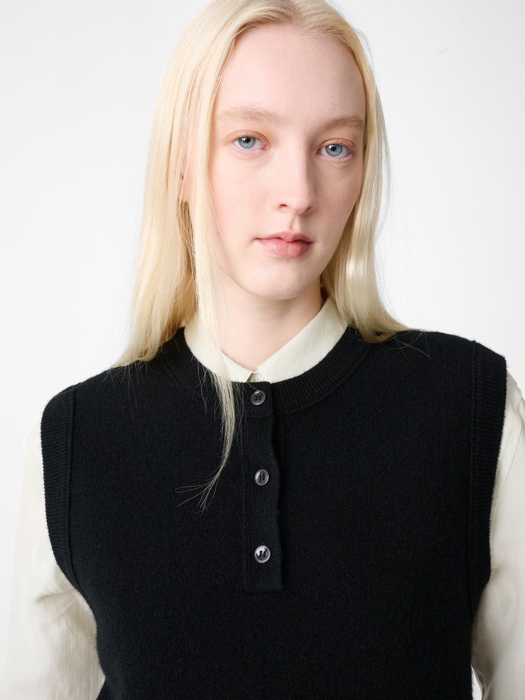 AUREL KNIT VEST IN BLACK