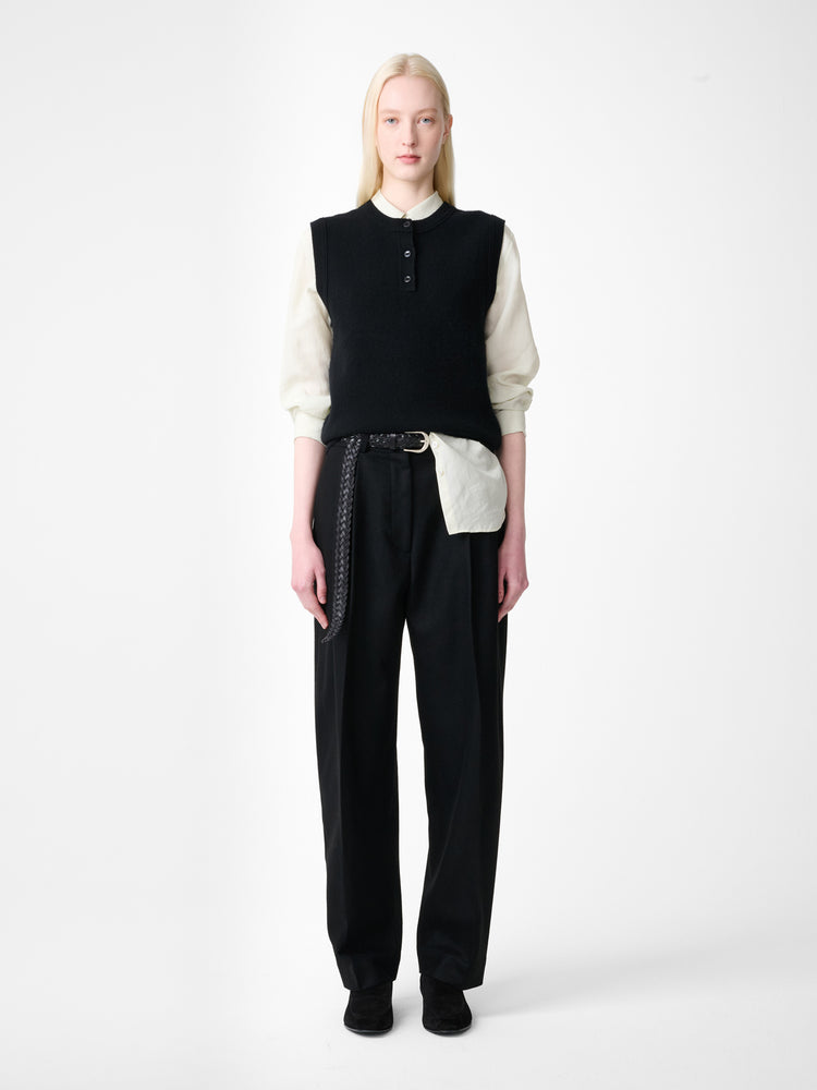 AUREL KNIT VEST IN BLACK