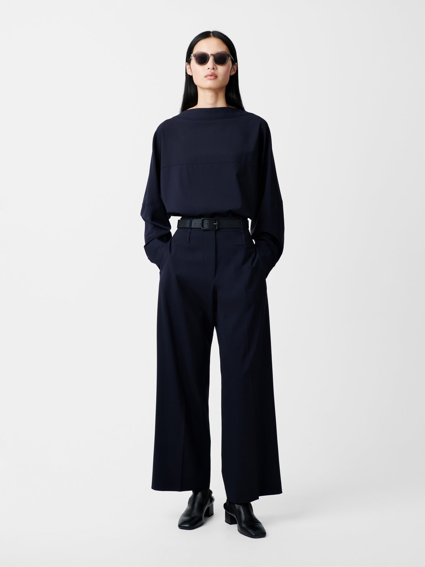 BAIER TROPICAL WOOL PANT IN DARKEST NAVY