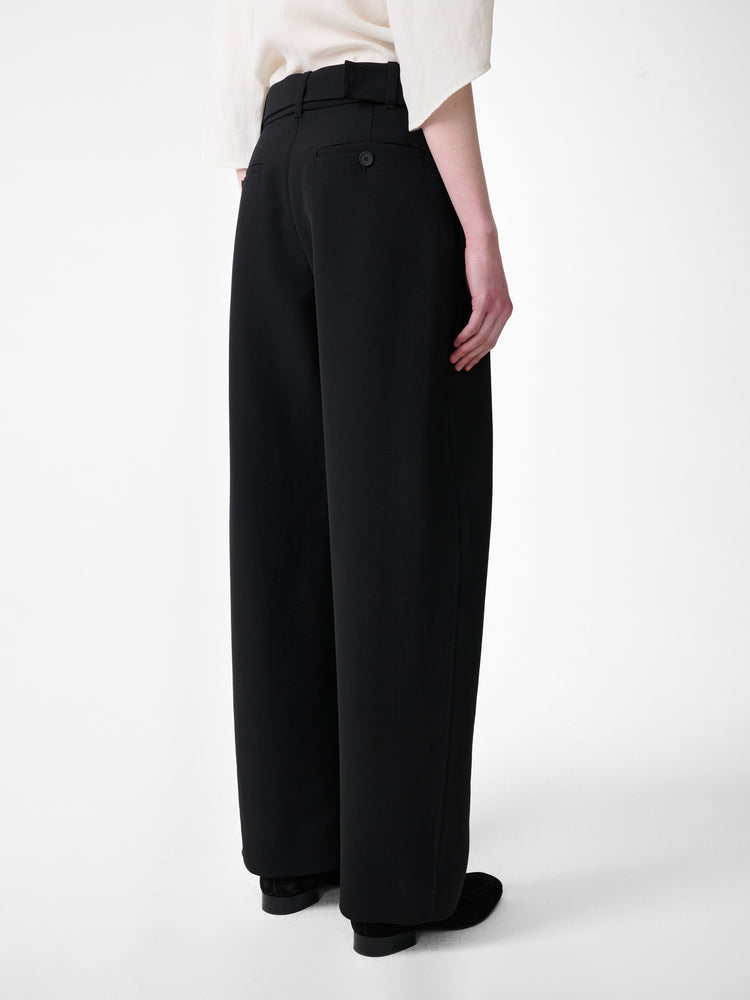 CHATTO WOOL BELTED PANT IN BLACK