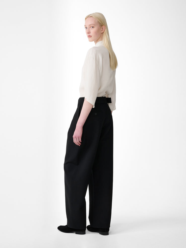 CHATTO WOOL BELTED PANT IN BLACK