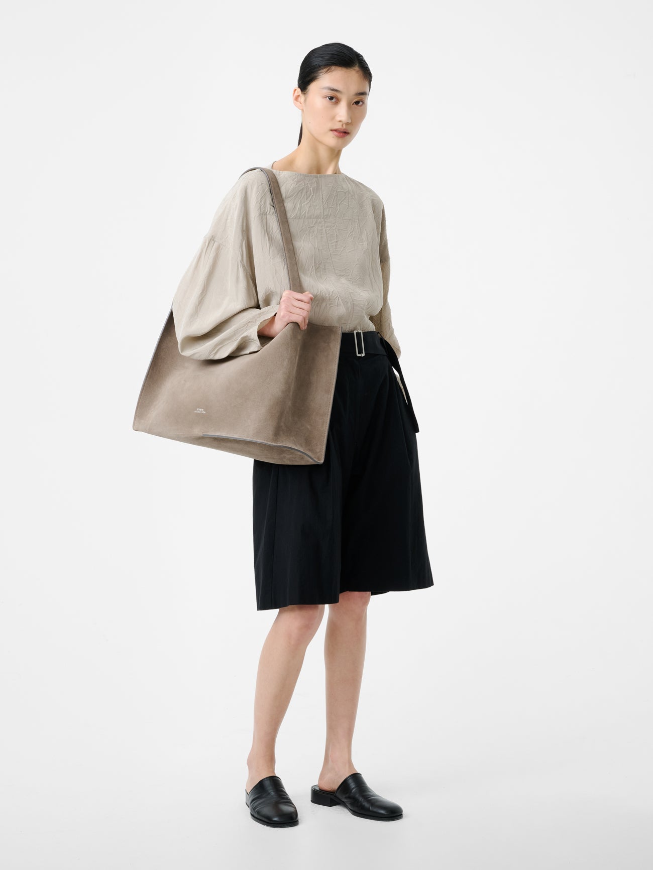 CREON SHORT IN BLACK