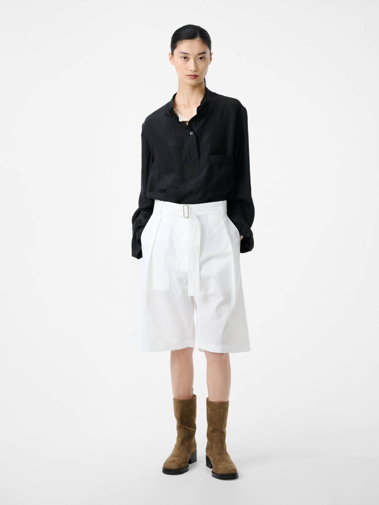 CREON SHORT IN WHITE