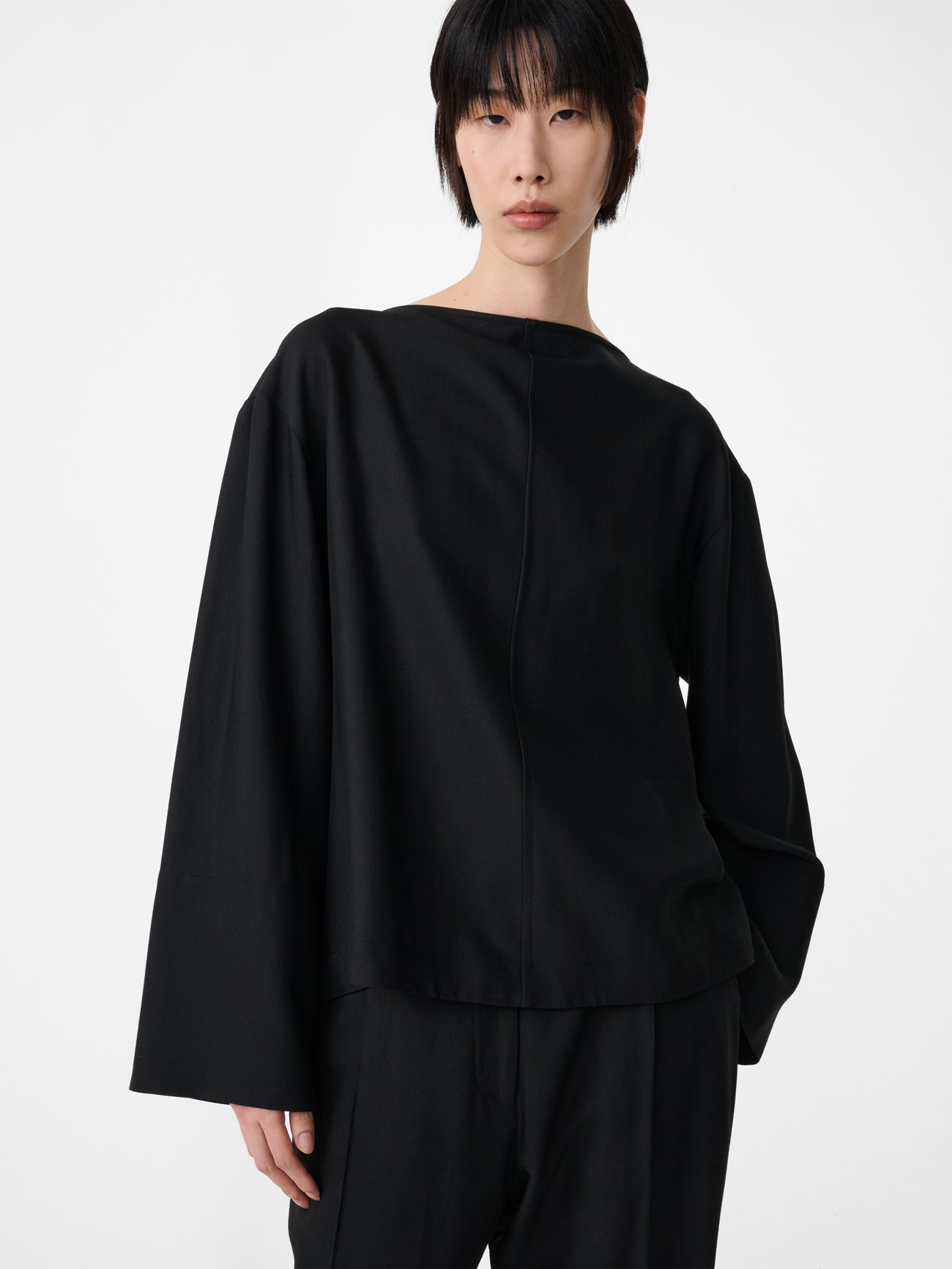 EORSA TOP IN BLACK