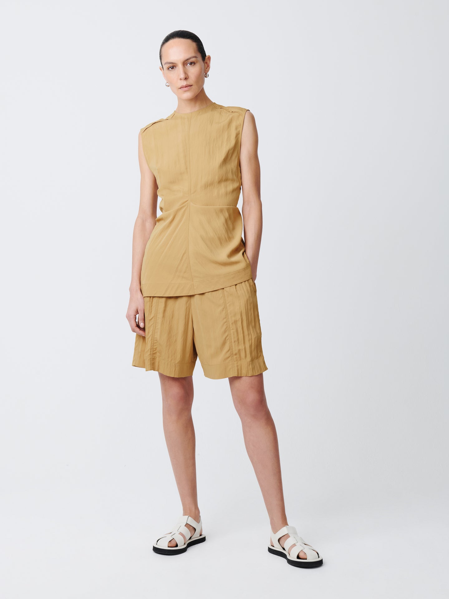 EMERY SHORT IN SAND