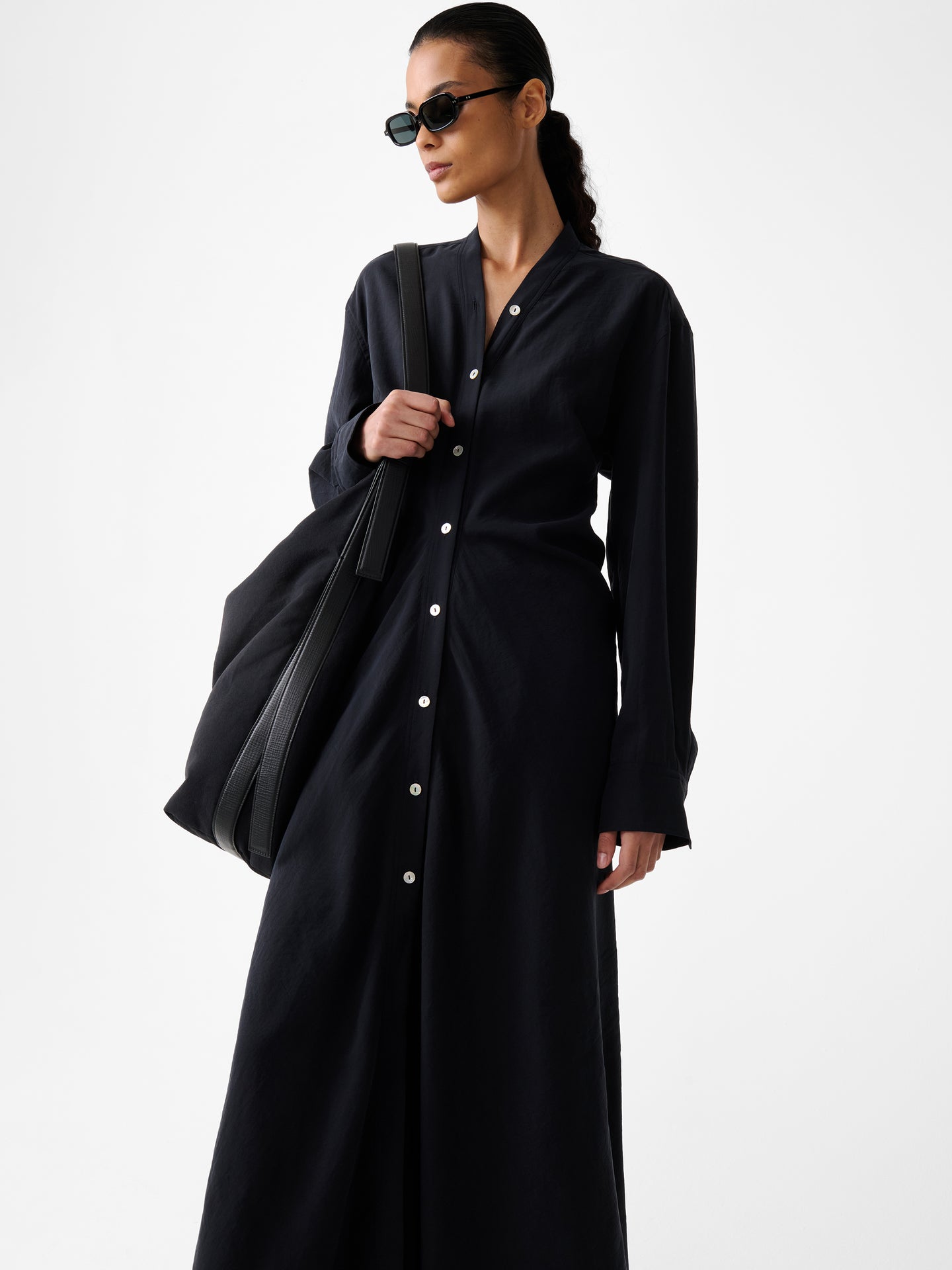FIORE DRESS IN DARKEST NAVY