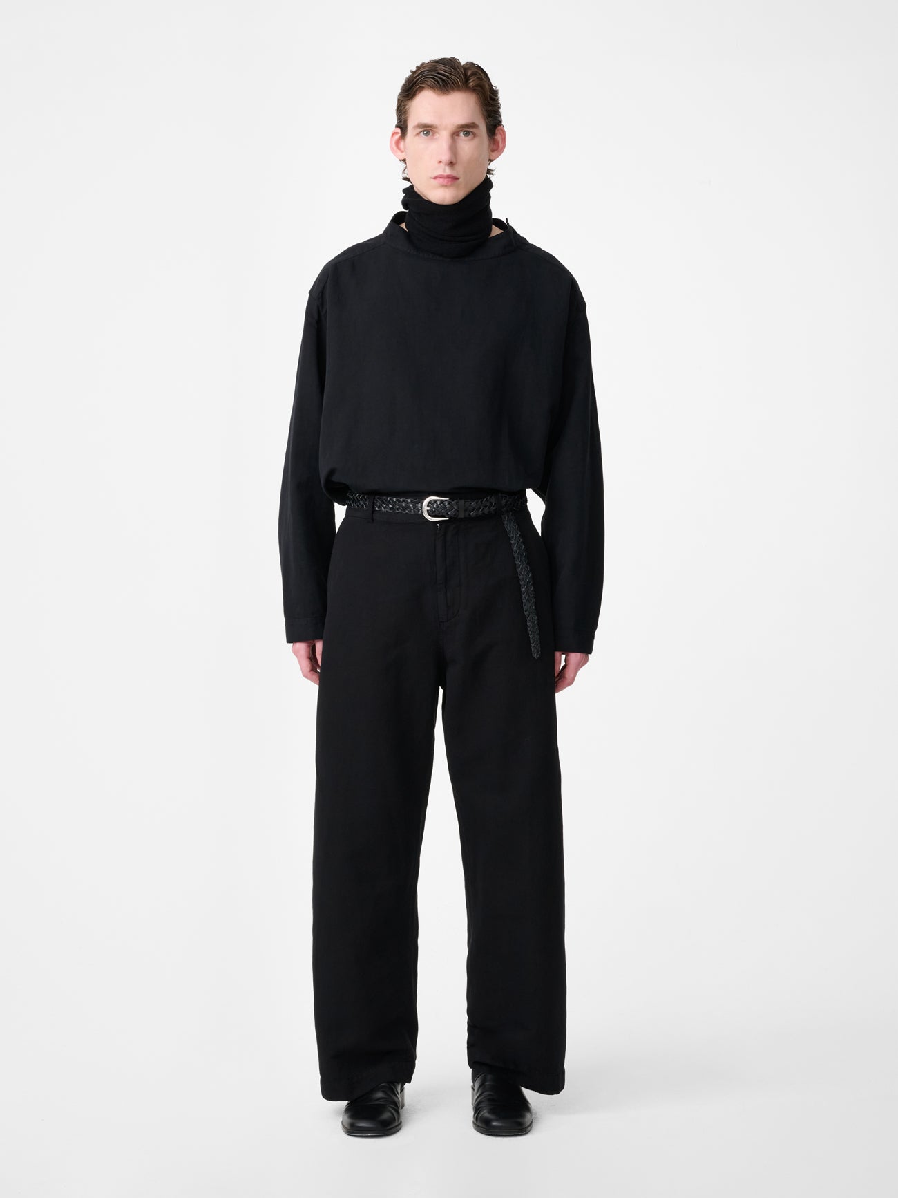 HOLKHAM LINEN SHIRT IN BLACK