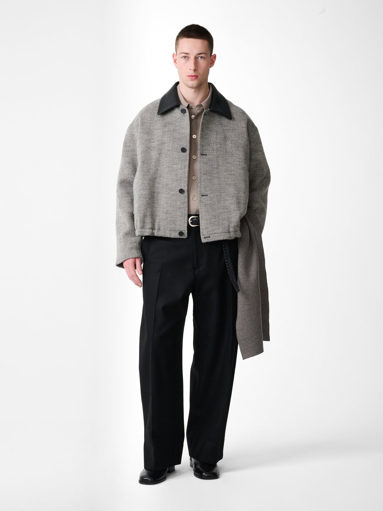 HOWTH WOOL JACKET IN BLACK / WHITE