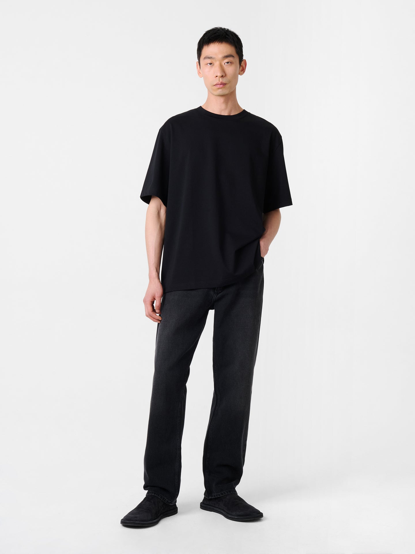 LAY T-SHIRT IN BLACK