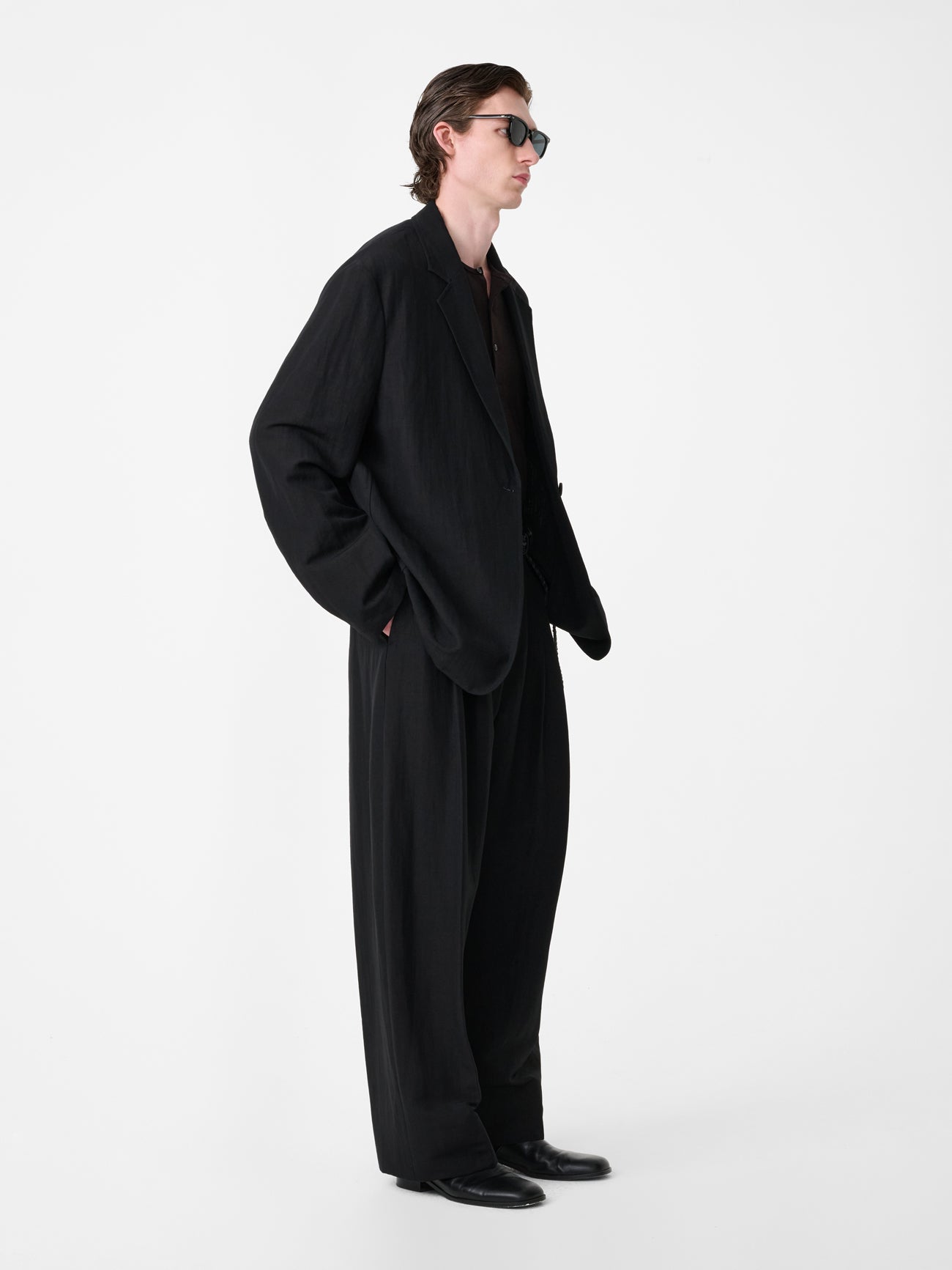 LINE LINEN PANT IN BLACK
