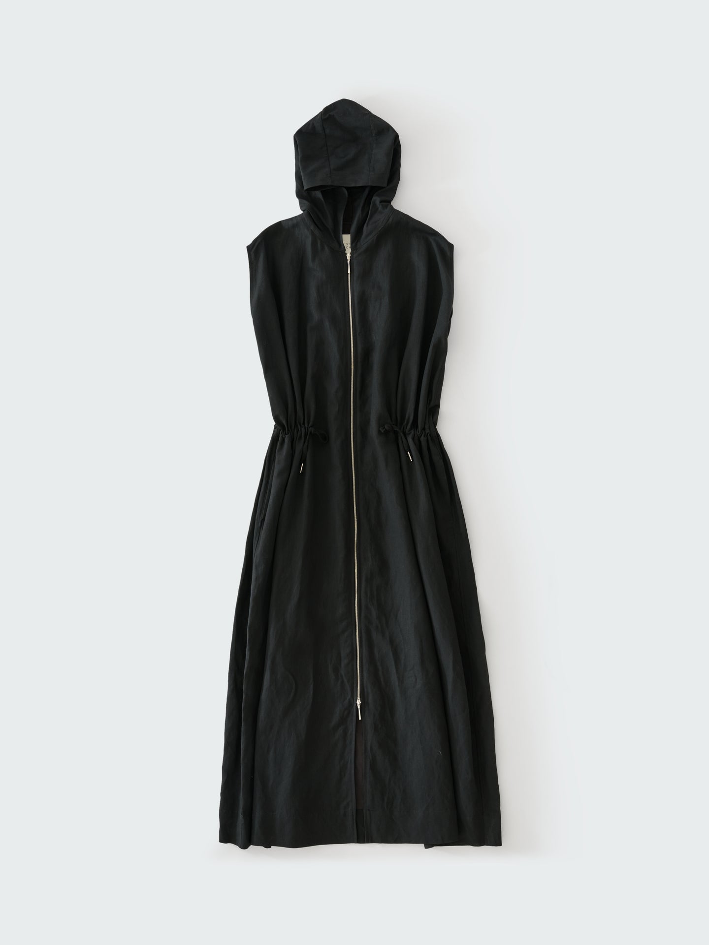 MATURIN DRESSE IN BLACK GRAPE