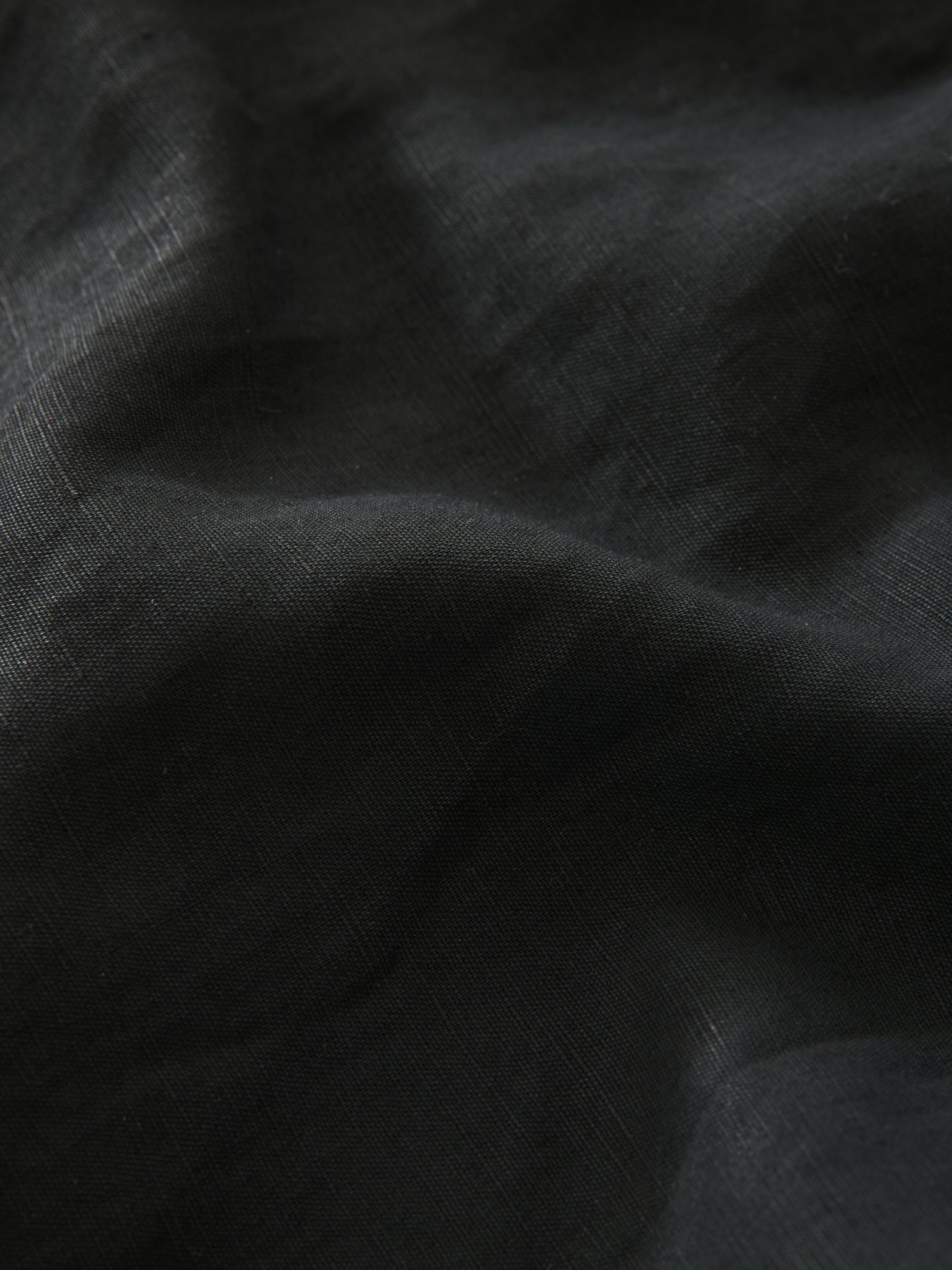 MATURIN DRESSE IN BLACK GRAPE