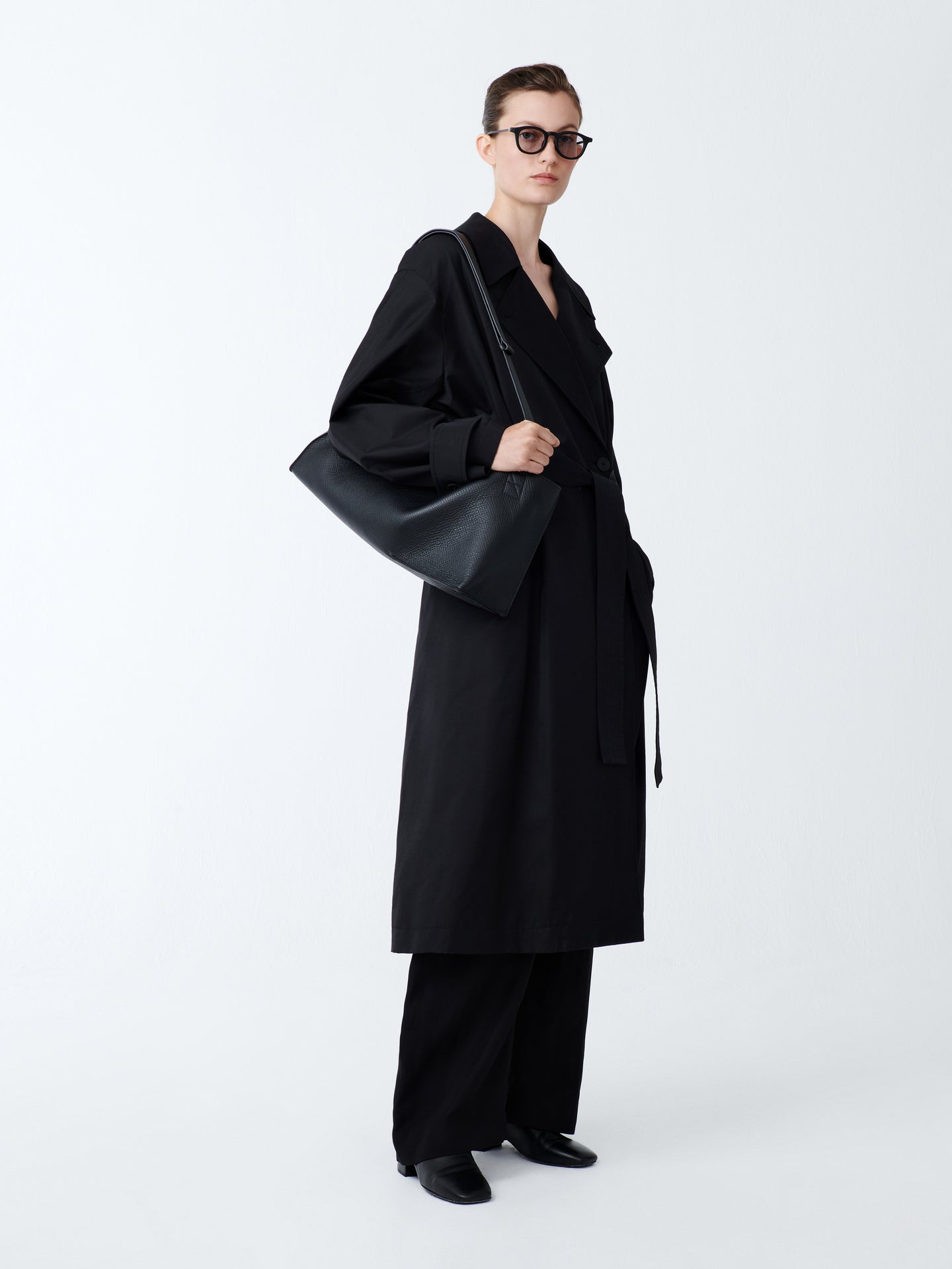 MAWER COAT IN BLACK GRAPE