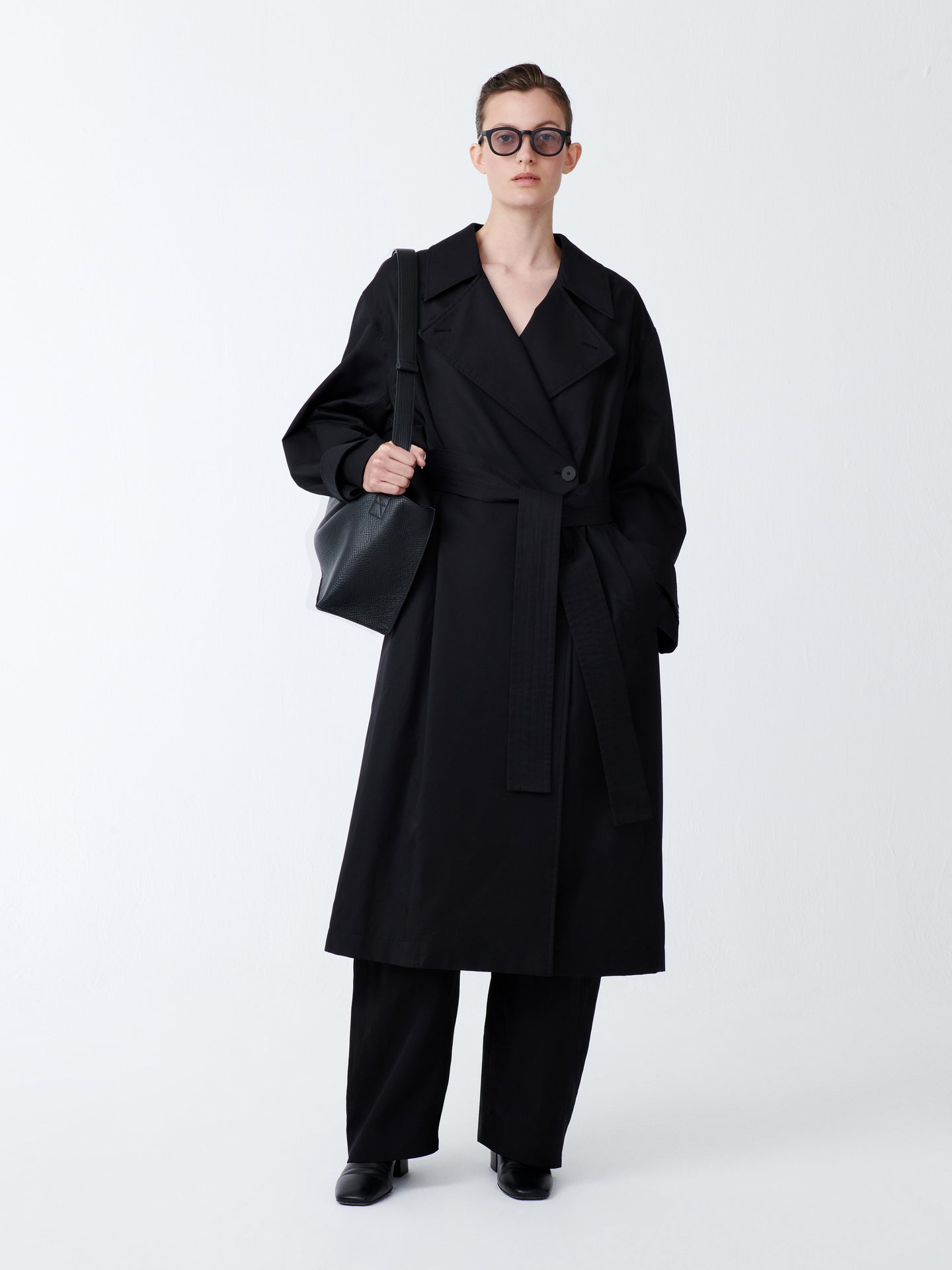 MAWER COAT IN BLACK GRAPE