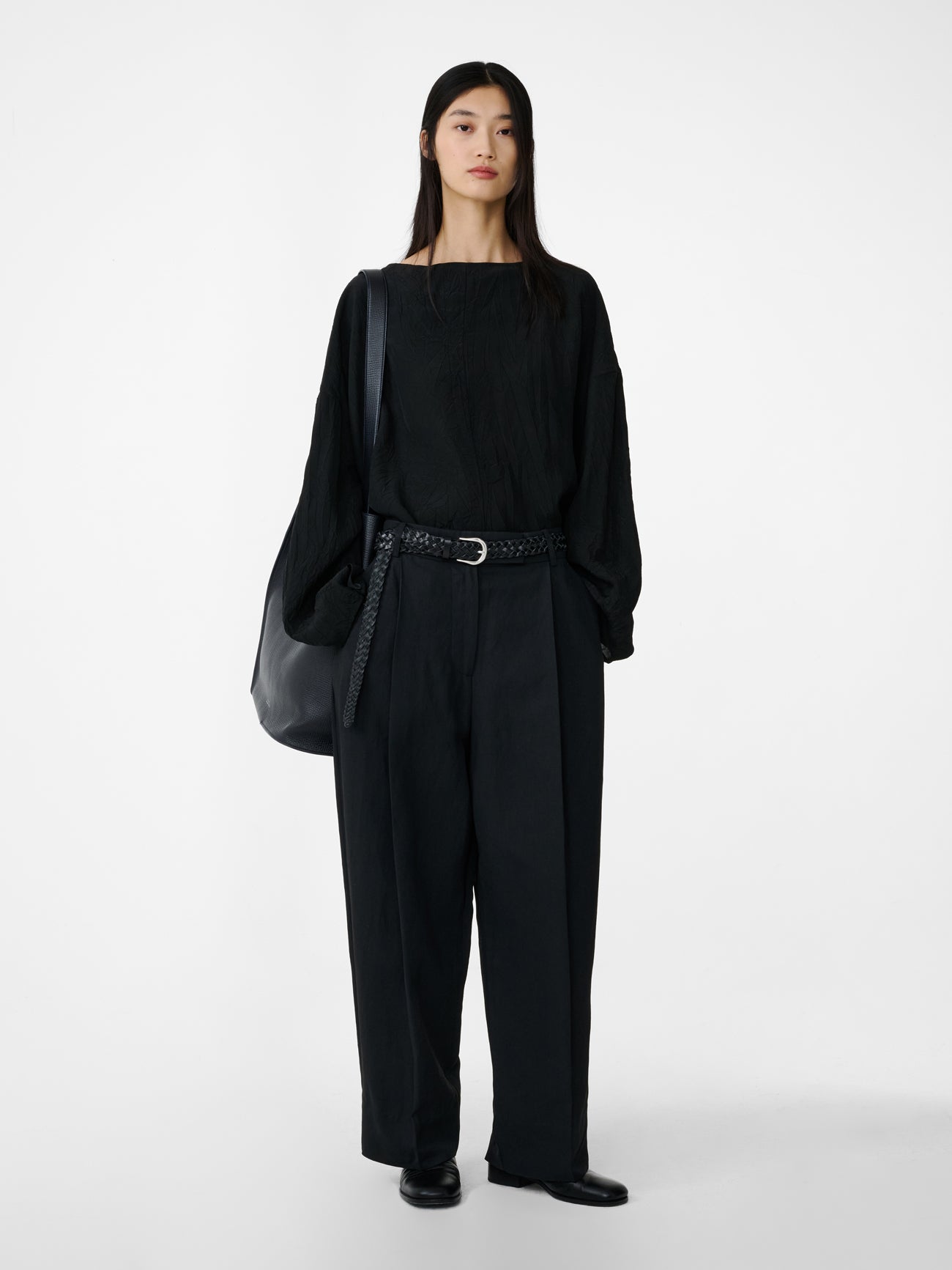 NASSER PANT IN BLACK GRAPE