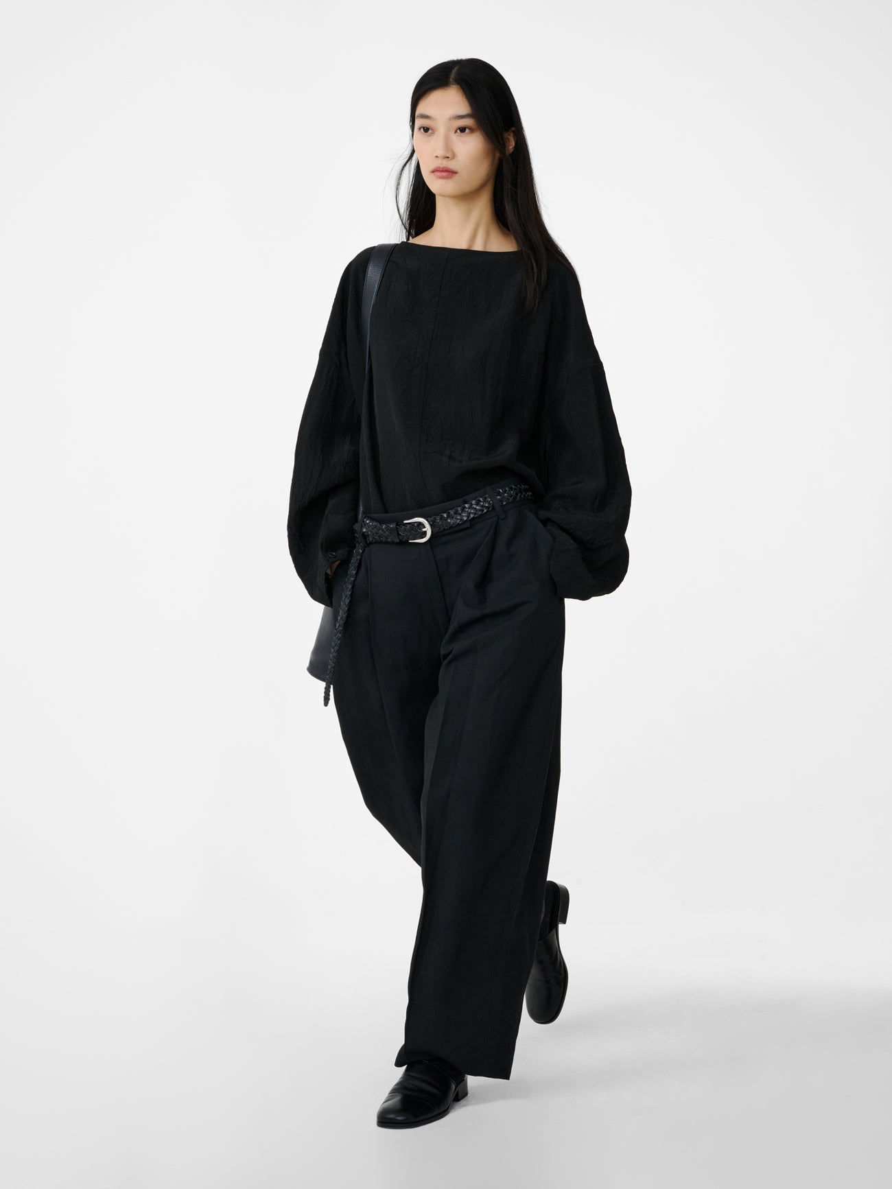 NASSER PANT IN BLACK GRAPE