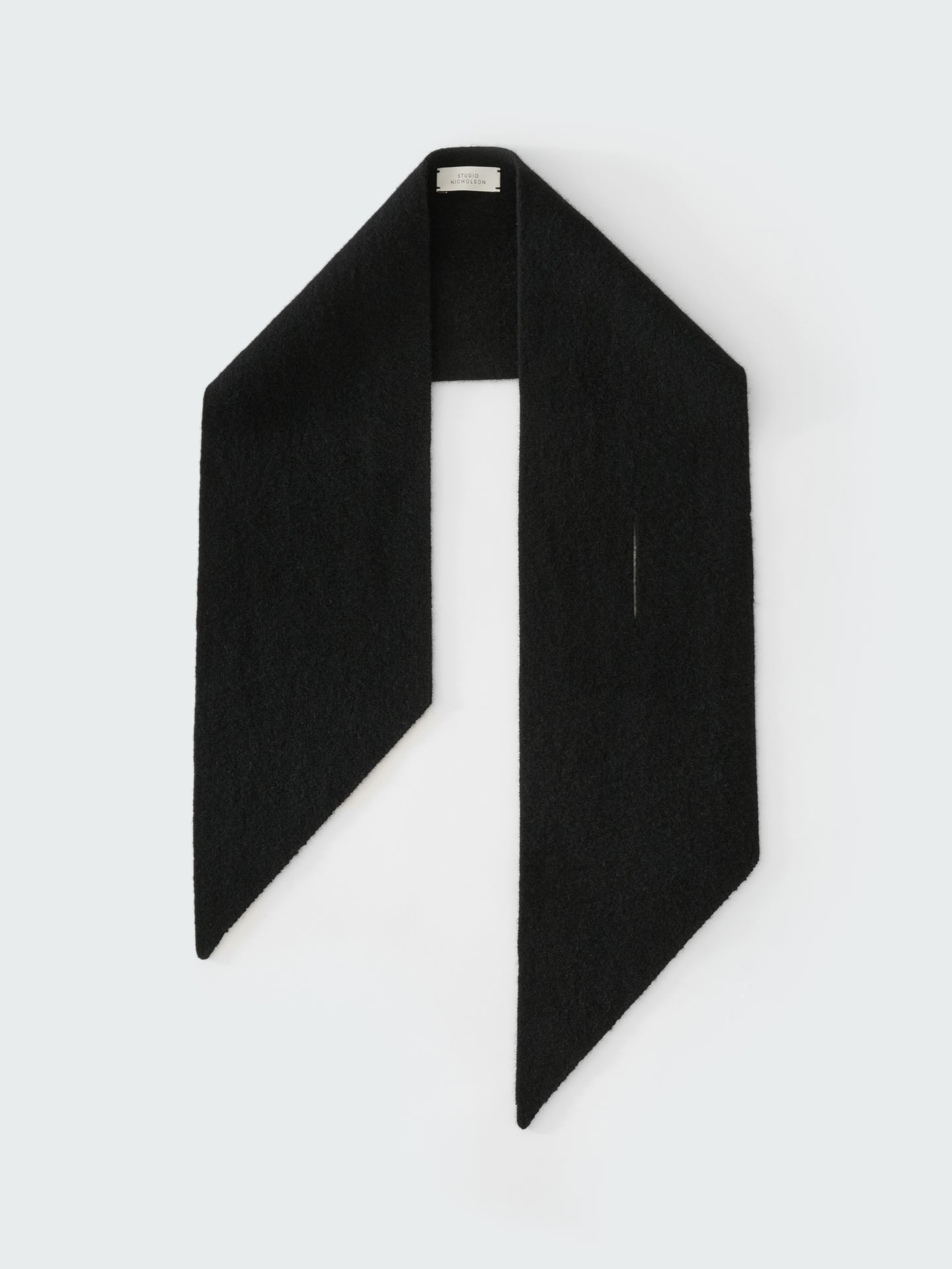 NOACK SCARF IN BLACK