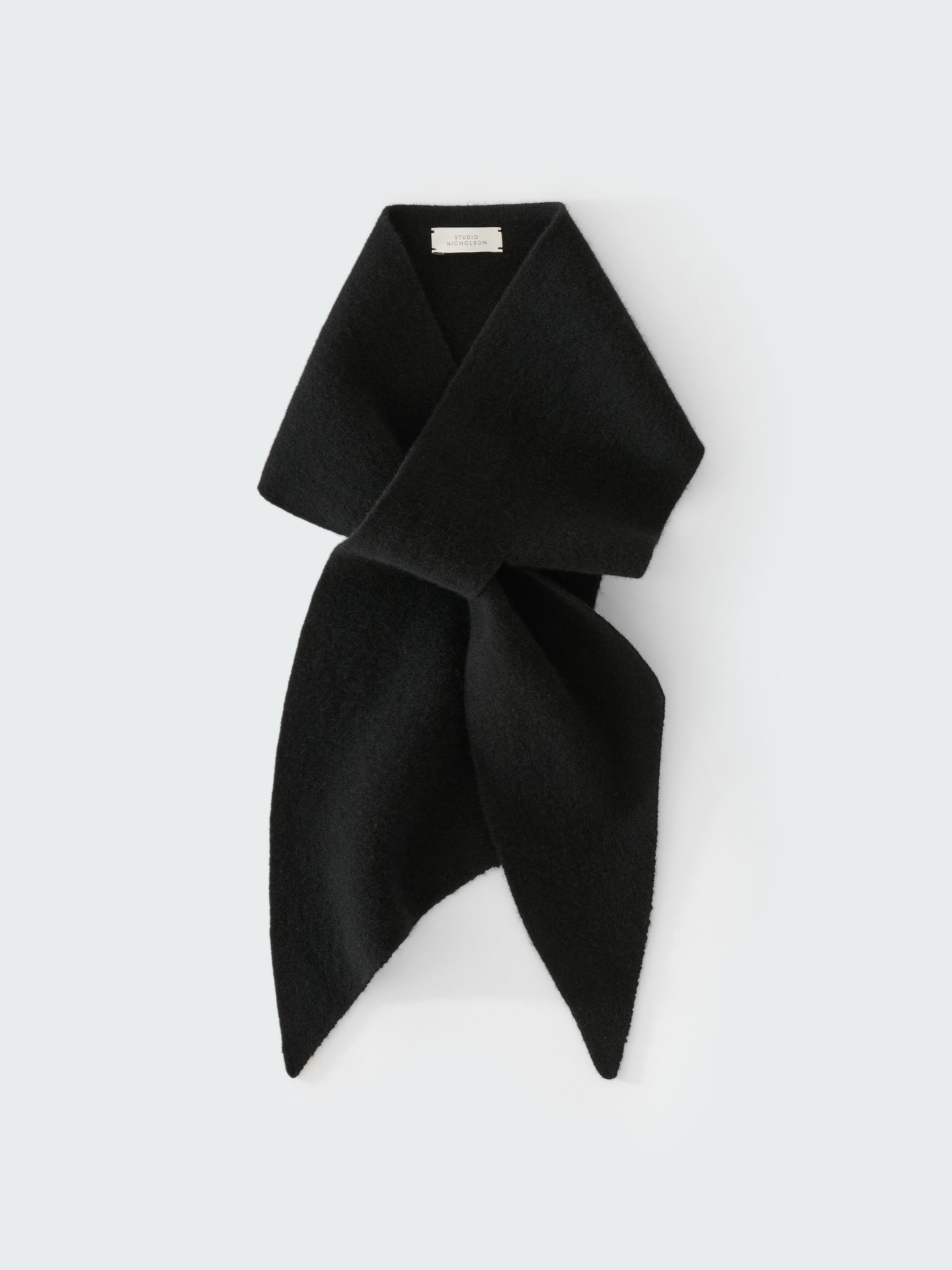 NOACK SCARF IN BLACK