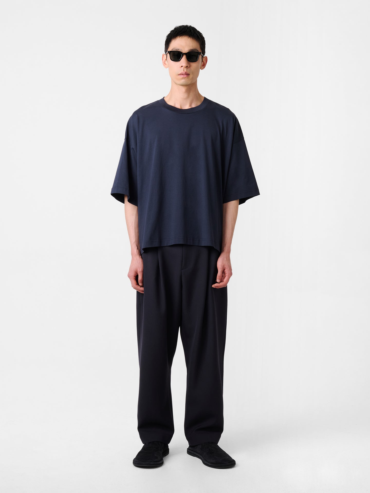 PIU LOGO T-SHIRT IN DARKEST NAVY