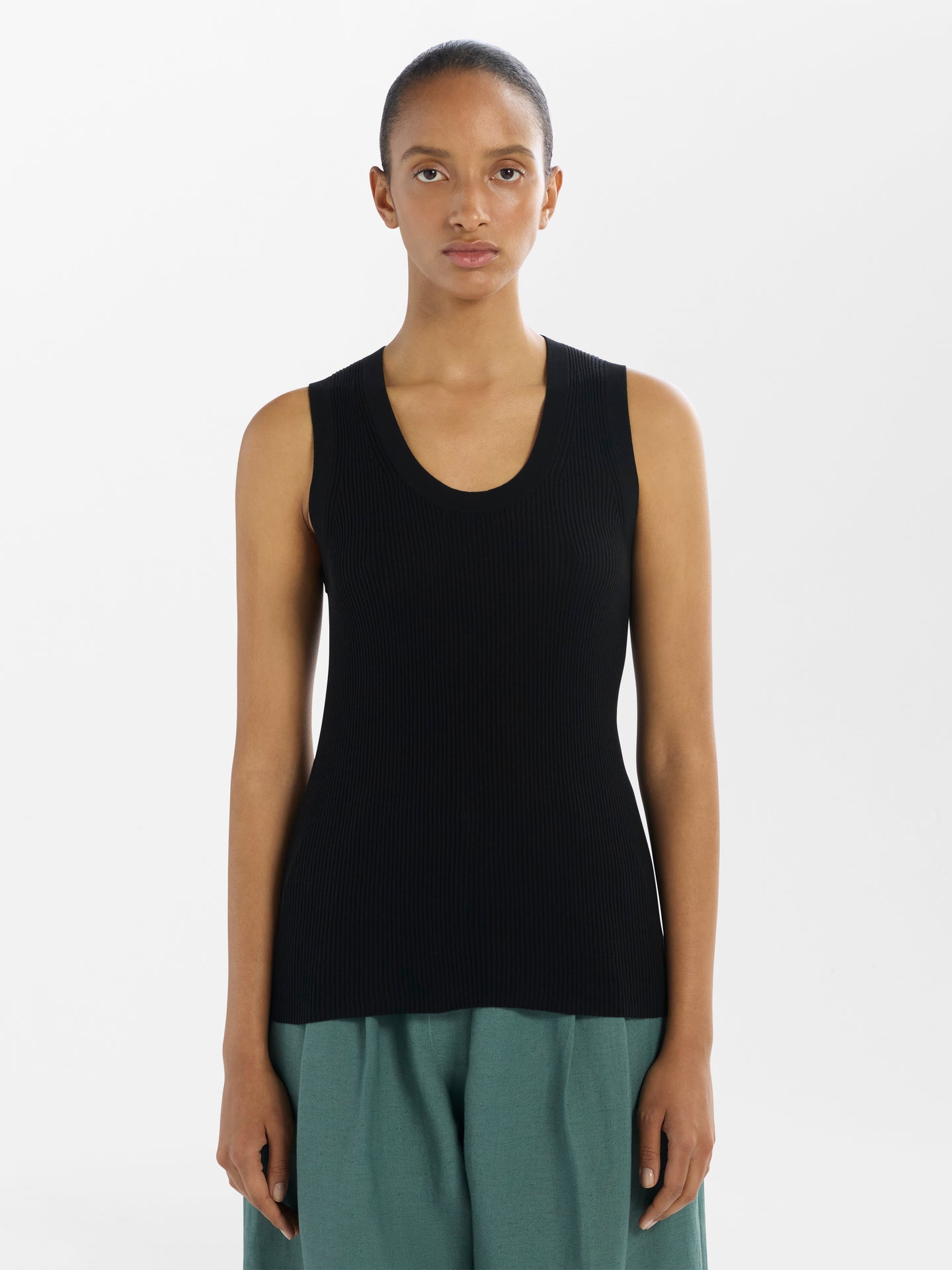 RAKKO KNIT VEST IN BLACK
