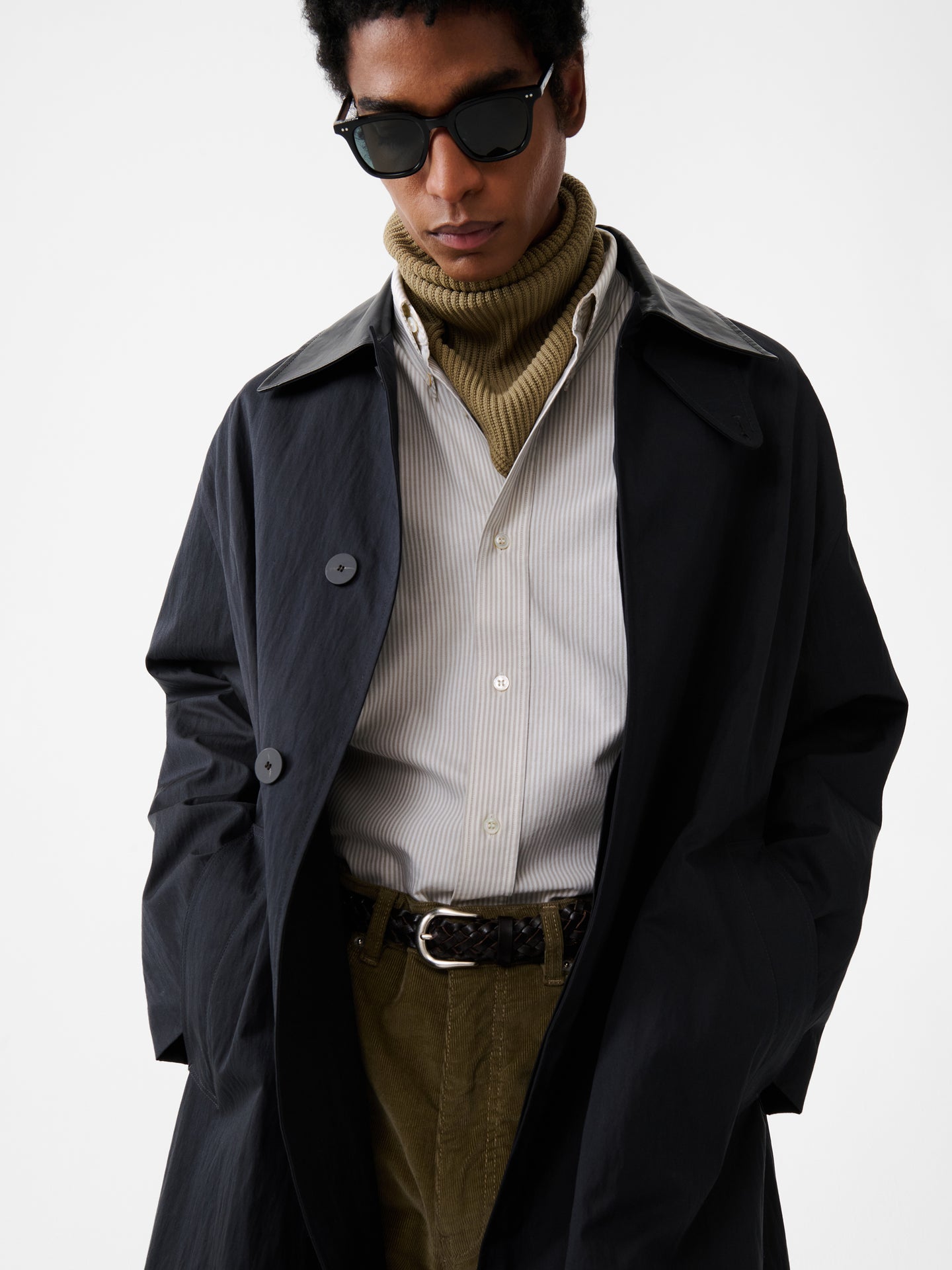 ISOS KNIT SCARF IN MILITARY GREEN
