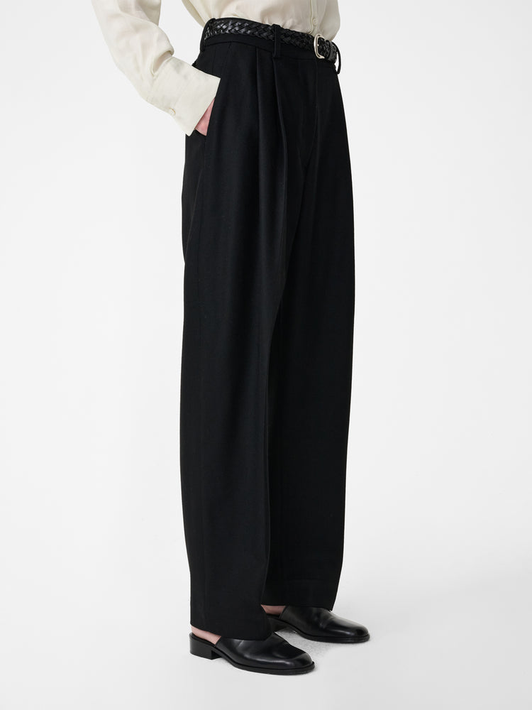 SPERRO WOOL TAILORED PANT IN BLACK