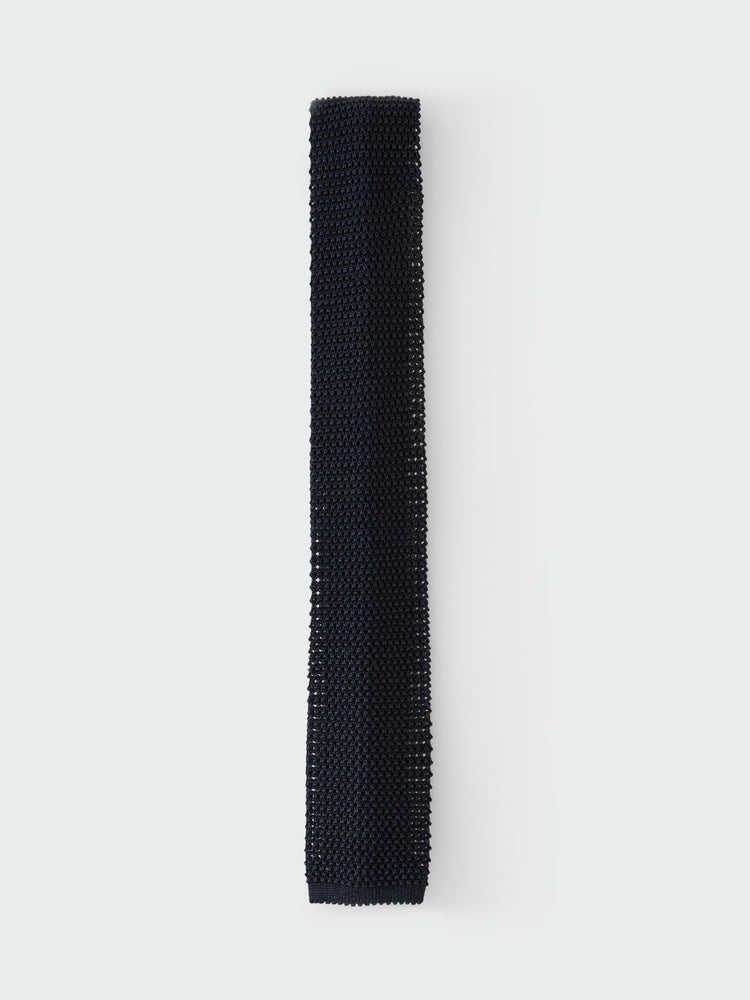 SILK TIE IN DARKEST NAVY