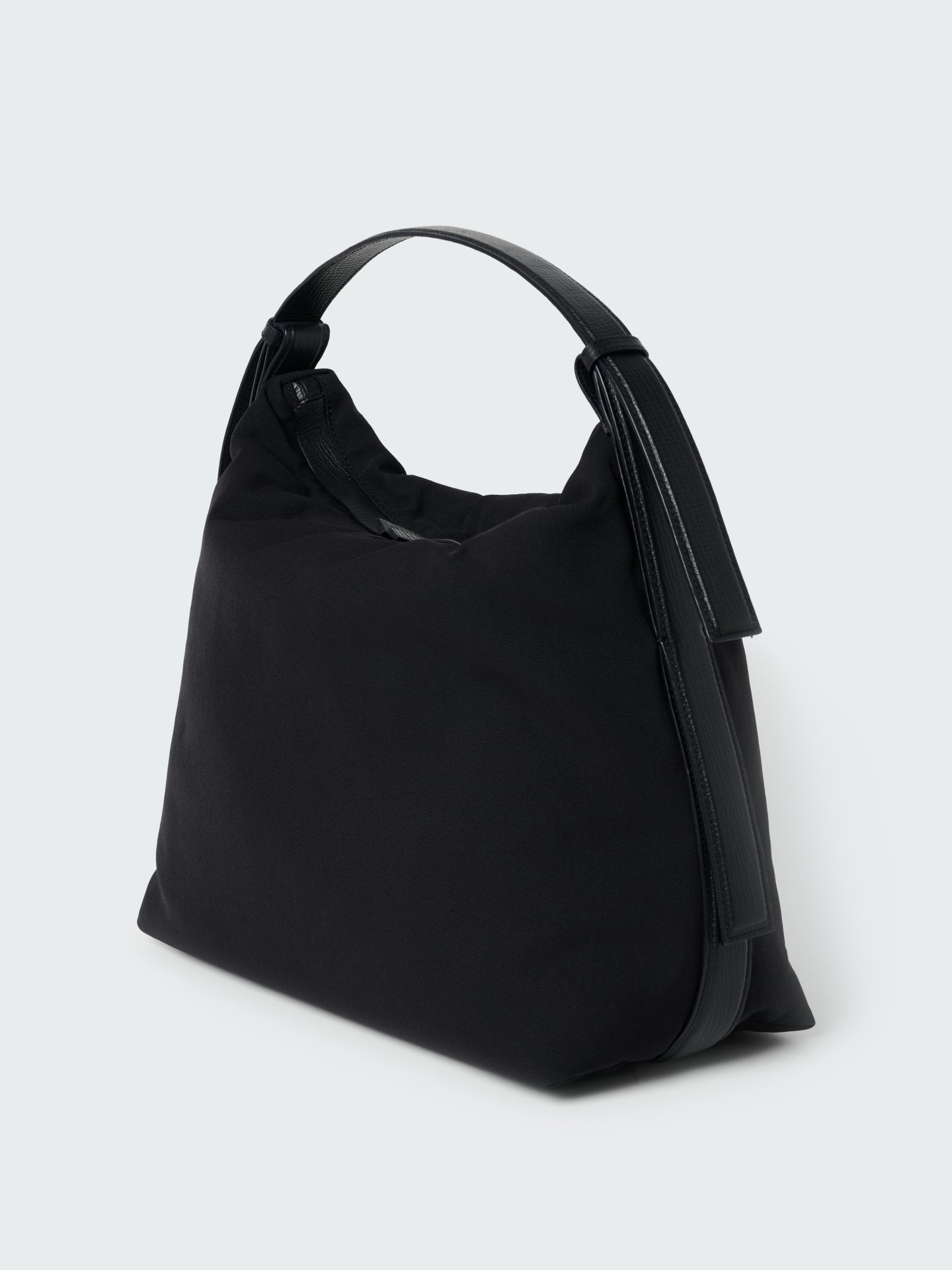 TRANSIT BAG IN BLACK