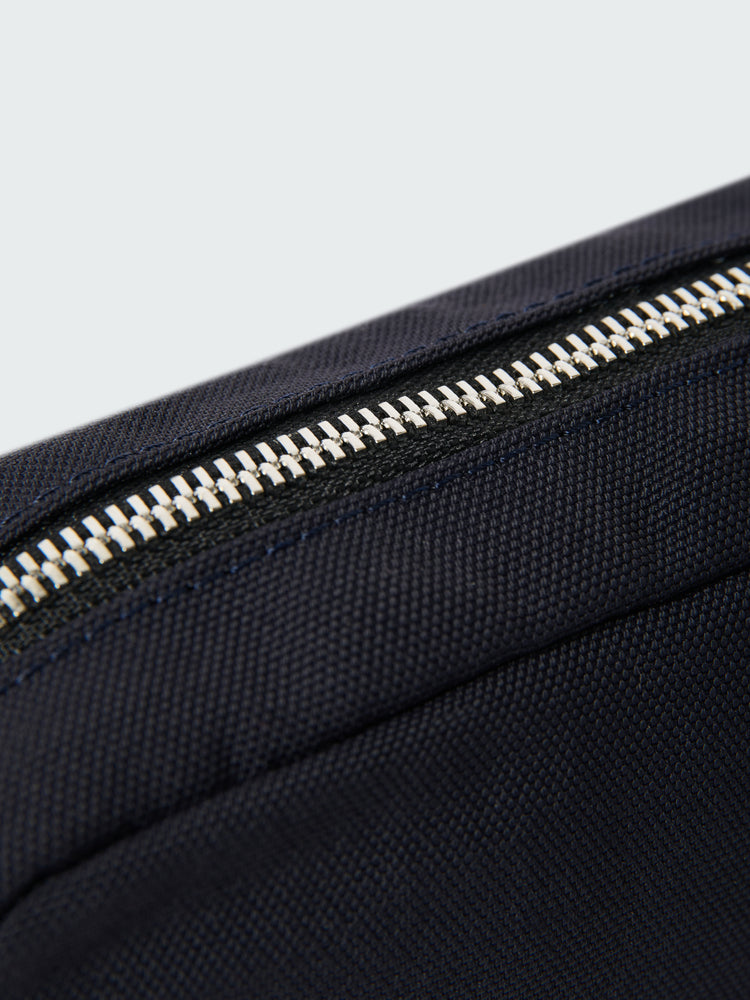 TRANSIT POUCH IN DARKST NAVY